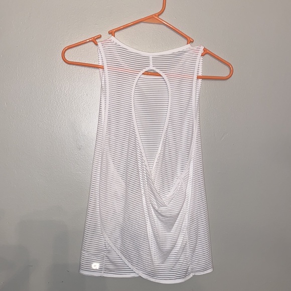 GapFit Shadow Stripe Crossback Tank Top - Picture 5 of 9